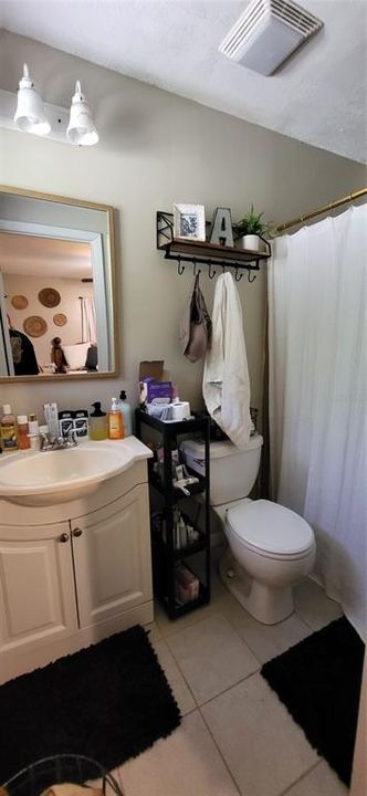 For Sale: $300,000 (3 beds, 2 baths, 1288 Square Feet)