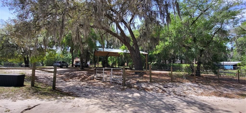 For Sale: $300,000 (3 beds, 2 baths, 1288 Square Feet)