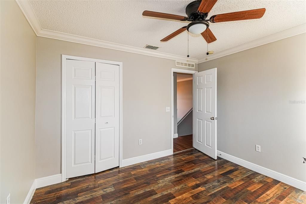 Activo con contrato: $319,900 (4 camas, 2 baños, 2230 Pies cuadrados)