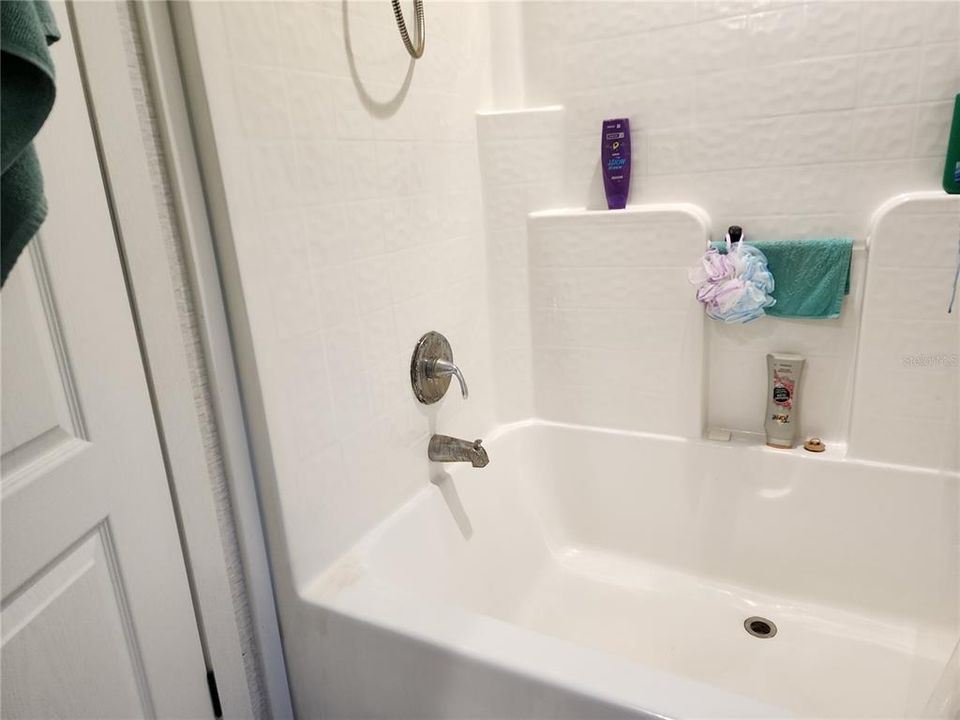 For Sale: $185,000 (1 beds, 1 baths, 600 Square Feet)