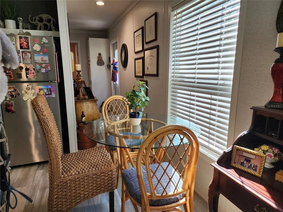 For Sale: $185,000 (1 beds, 1 baths, 600 Square Feet)