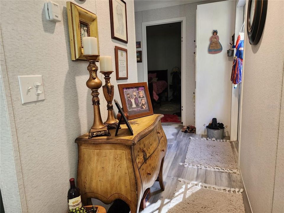 For Sale: $185,000 (1 beds, 1 baths, 600 Square Feet)