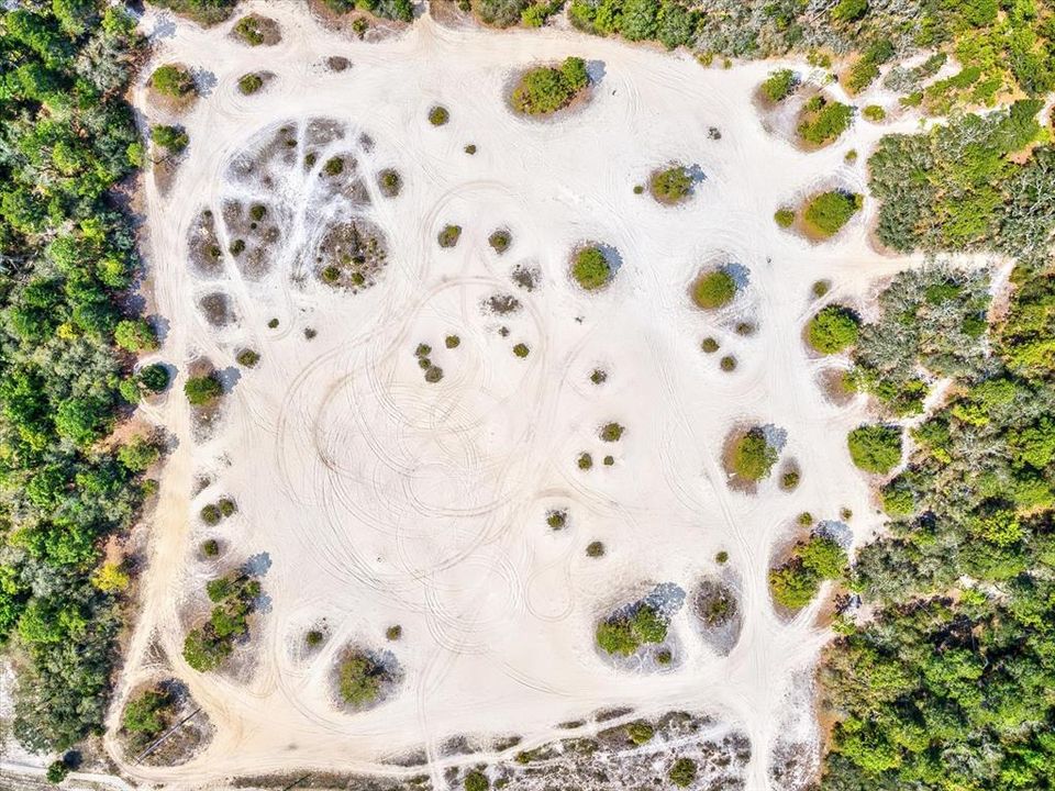 En Venta: $2,700,000 (15.70 acres)