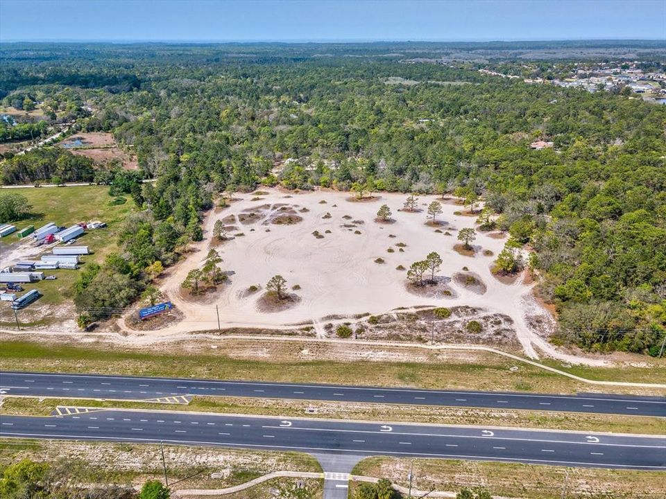 En Venta: $2,700,000 (15.70 acres)