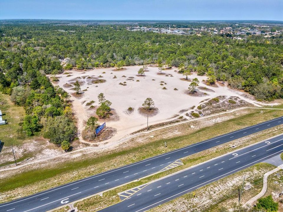 En Venta: $2,700,000 (15.70 acres)