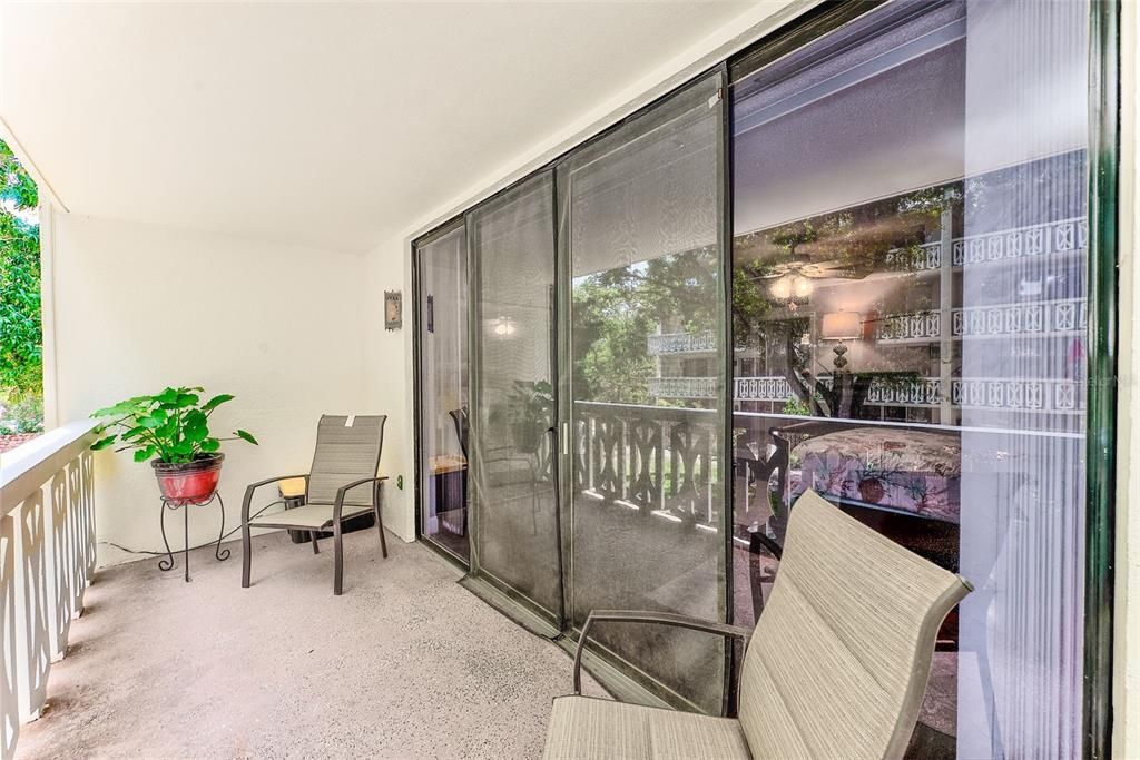 Active With Contract: $119,900 (1 beds, 1 baths, 775 Square Feet)