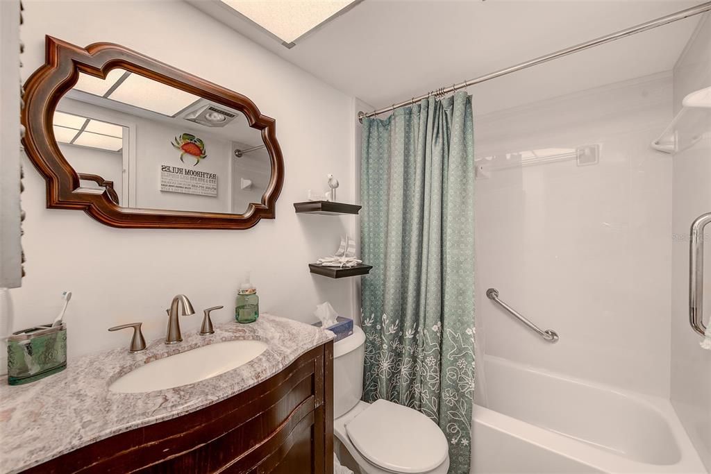 Active With Contract: $119,900 (1 beds, 1 baths, 775 Square Feet)