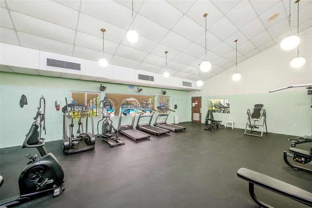 Active With Contract: $119,900 (1 beds, 1 baths, 775 Square Feet)