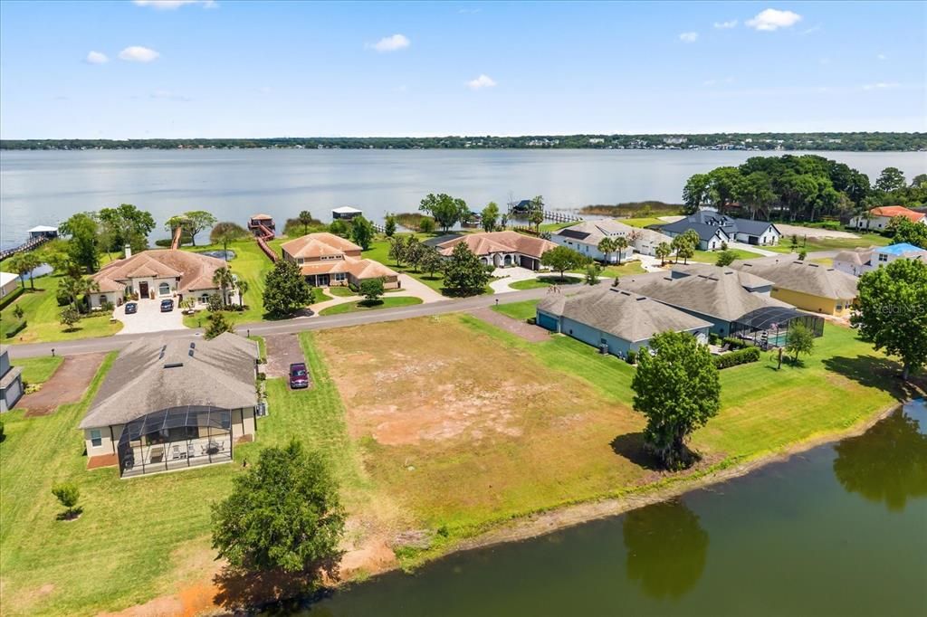 For Sale: $779,360 (4 beds, 2 baths, 2527 Square Feet)