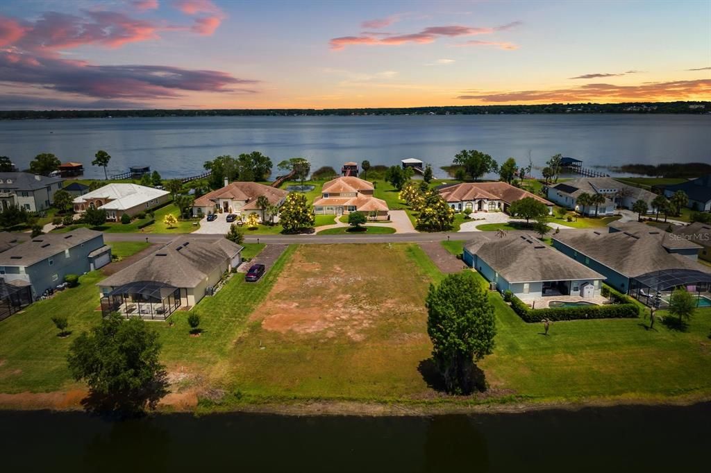 For Sale: $779,360 (4 beds, 2 baths, 2527 Square Feet)