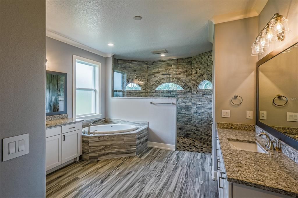 For Sale: $779,360 (4 beds, 2 baths, 2527 Square Feet)