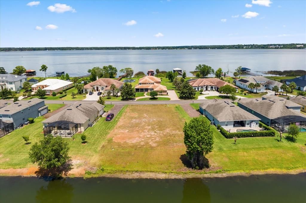 For Sale: $779,360 (4 beds, 2 baths, 2527 Square Feet)