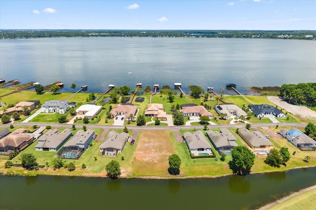 For Sale: $779,360 (4 beds, 2 baths, 2527 Square Feet)