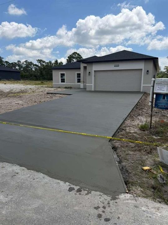 For Sale: $344,900 (4 beds, 2 baths, 1644 Square Feet)