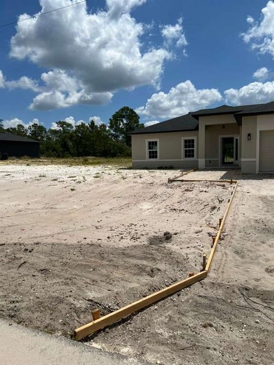 For Sale: $344,900 (4 beds, 2 baths, 1644 Square Feet)