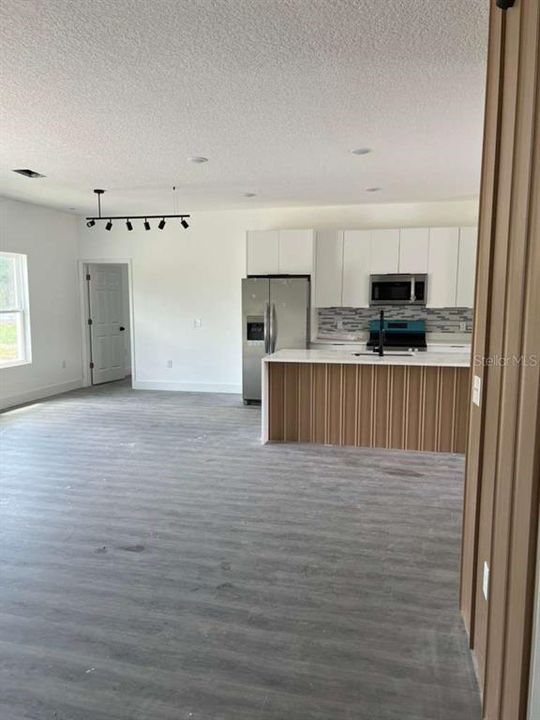 For Sale: $344,900 (4 beds, 2 baths, 1644 Square Feet)