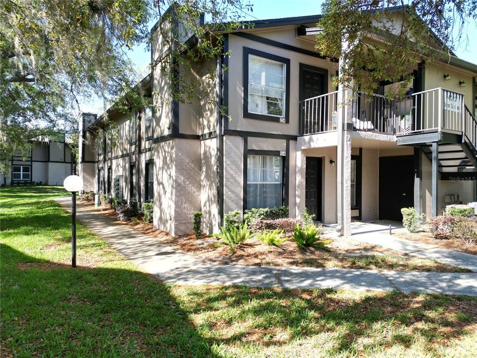 Activo con contrato: $169,900 (2 camas, 2 baños, 912 Pies cuadrados)