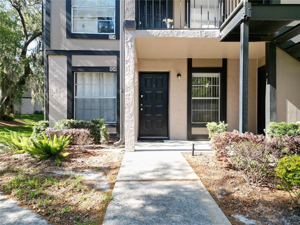 Activo con contrato: $169,900 (2 camas, 2 baños, 912 Pies cuadrados)