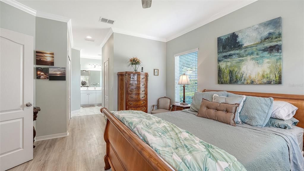 Activo con contrato: $525,000 (3 camas, 2 baños, 2106 Pies cuadrados)
