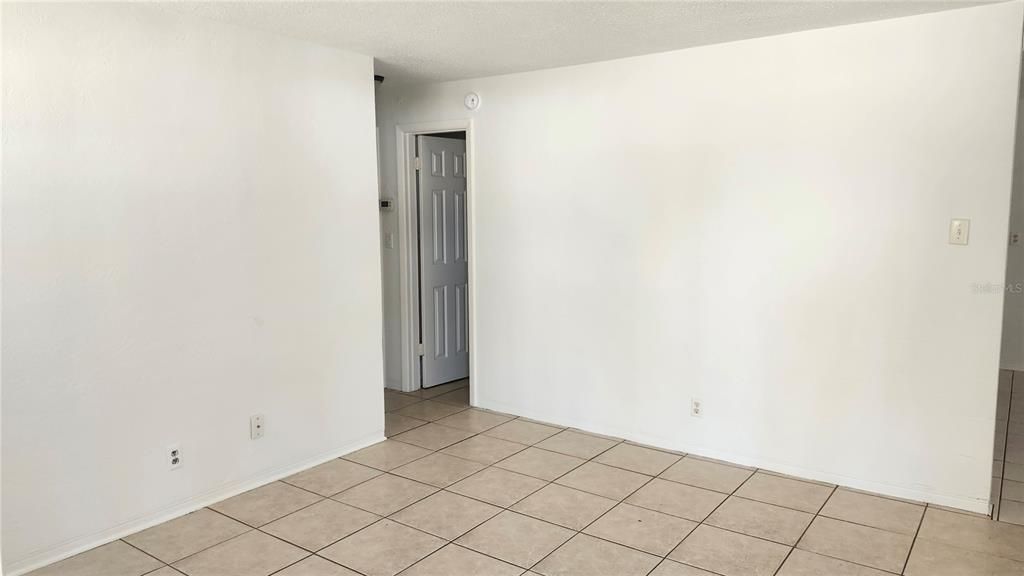 For Rent: $1,475 (2 beds, 1 baths, 1089 Square Feet)