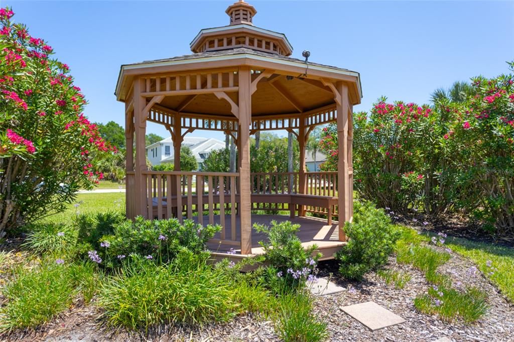 For Sale: $645,000 (0.90 acres)