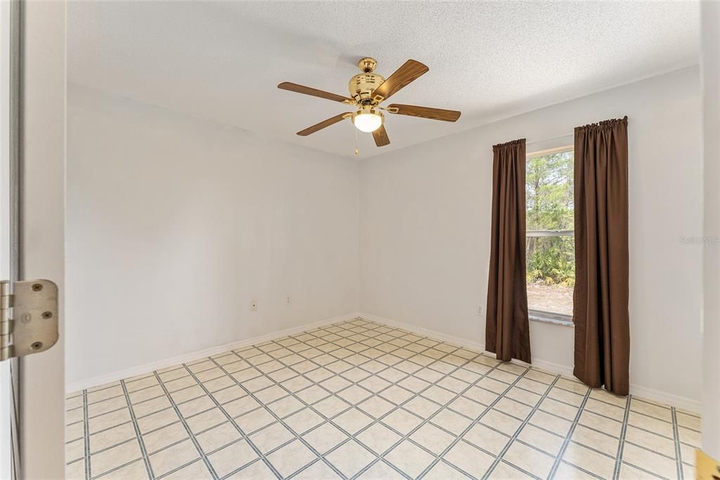 Activo con contrato: $350,000 (3 camas, 2 baños, 1763 Pies cuadrados)
