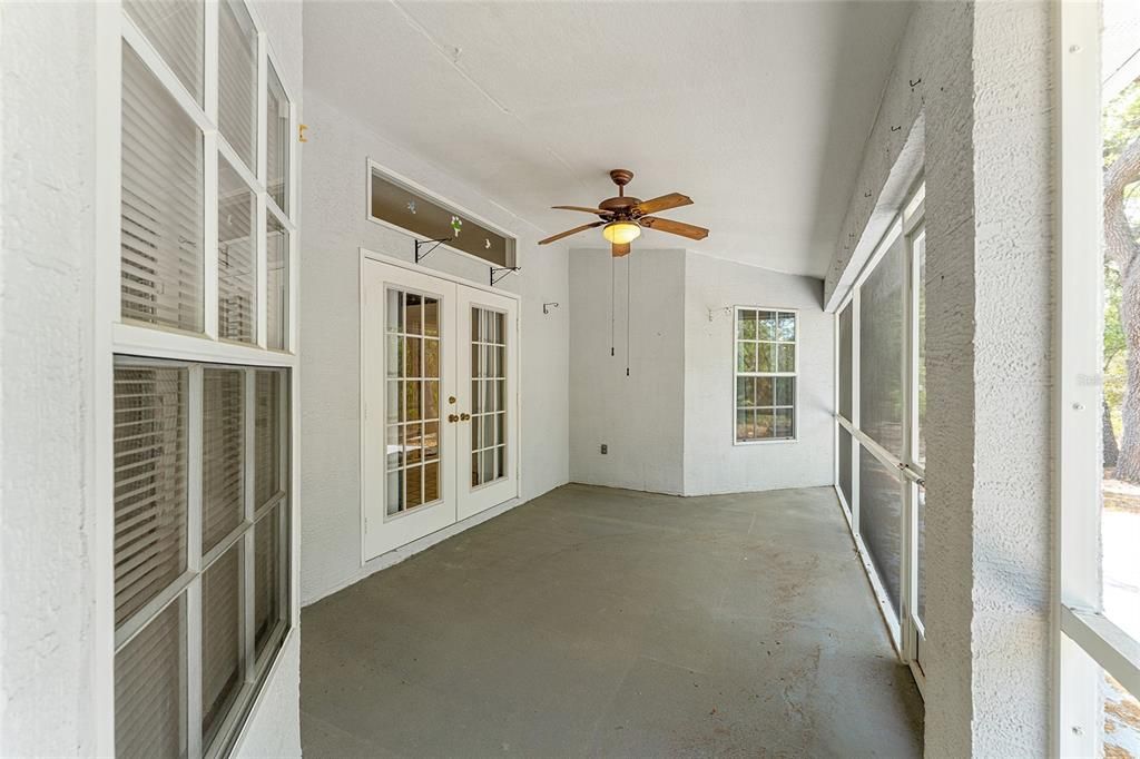 Activo con contrato: $350,000 (3 camas, 2 baños, 1763 Pies cuadrados)