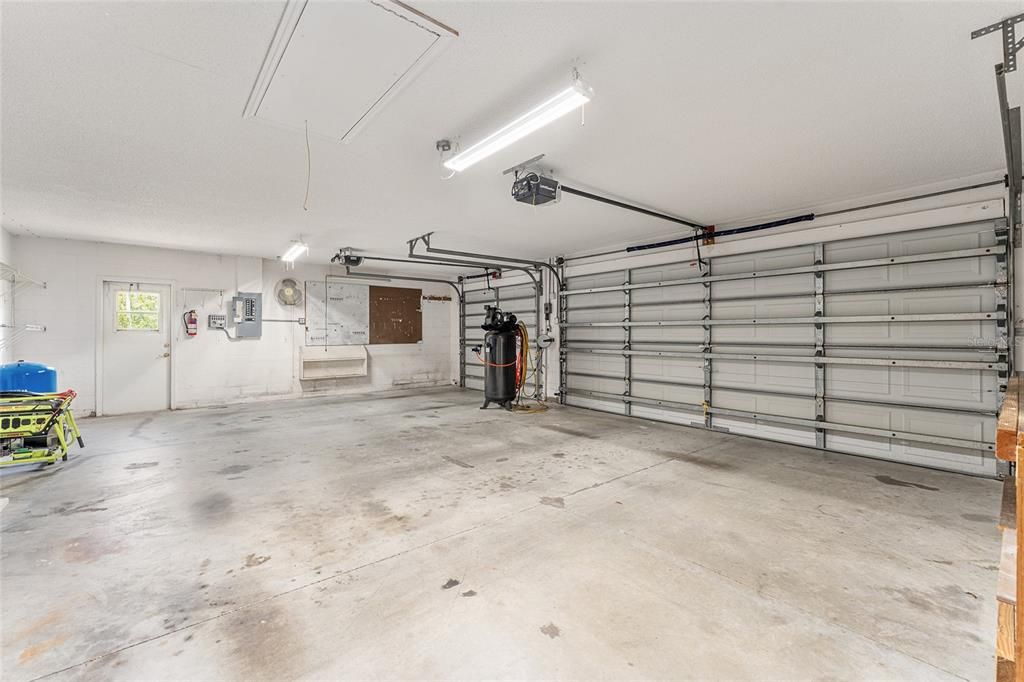 Activo con contrato: $350,000 (3 camas, 2 baños, 1763 Pies cuadrados)