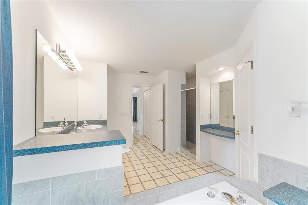 Activo con contrato: $350,000 (3 camas, 2 baños, 1763 Pies cuadrados)