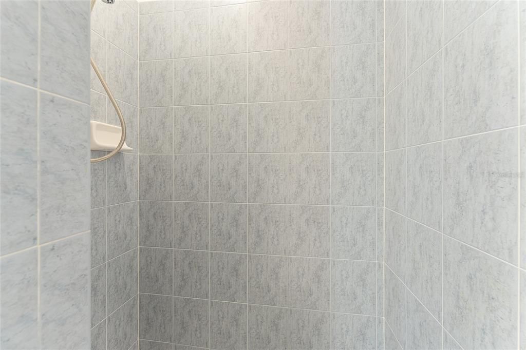 Activo con contrato: $350,000 (3 camas, 2 baños, 1763 Pies cuadrados)