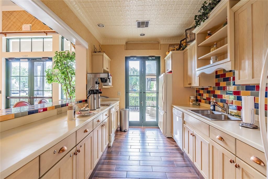 En Venta: $1,240,000 (5 camas, 4 baños, 4888 Pies cuadrados)