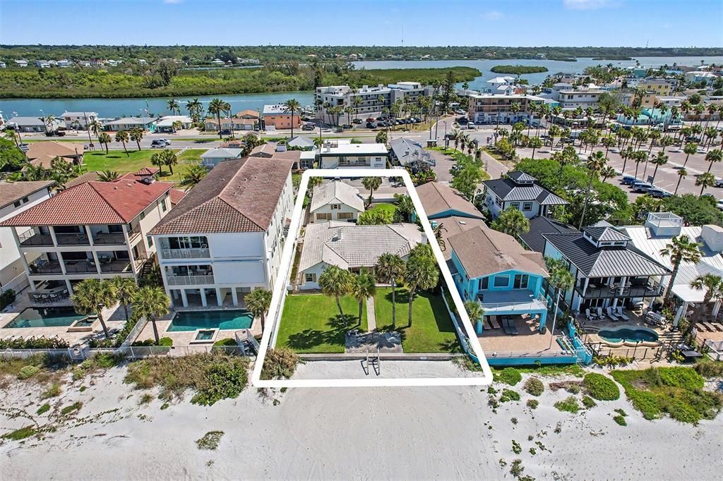 На продажу: $4,895,000 (0.33 acres)