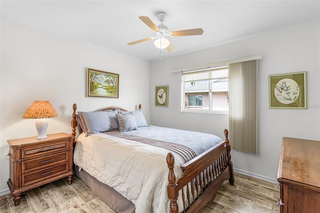 Activo con contrato: $399,000 (4 camas, 2 baños, 1715 Pies cuadrados)