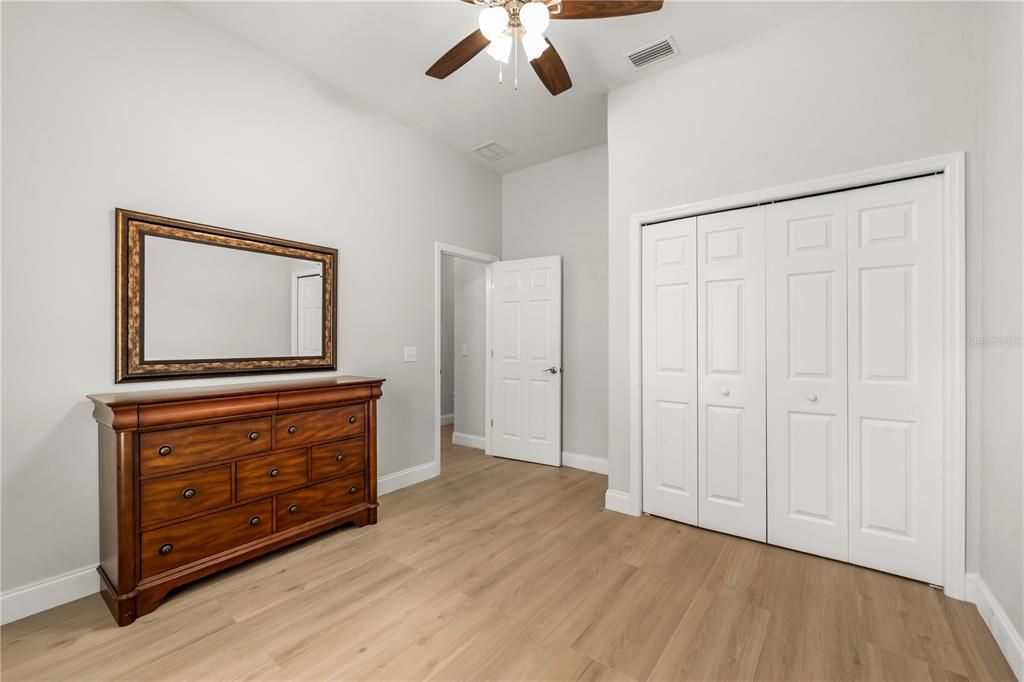 Activo con contrato: $540,000 (4 camas, 3 baños, 2148 Pies cuadrados)