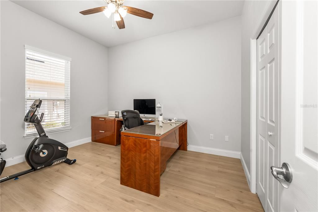 Activo con contrato: $540,000 (4 camas, 3 baños, 2148 Pies cuadrados)