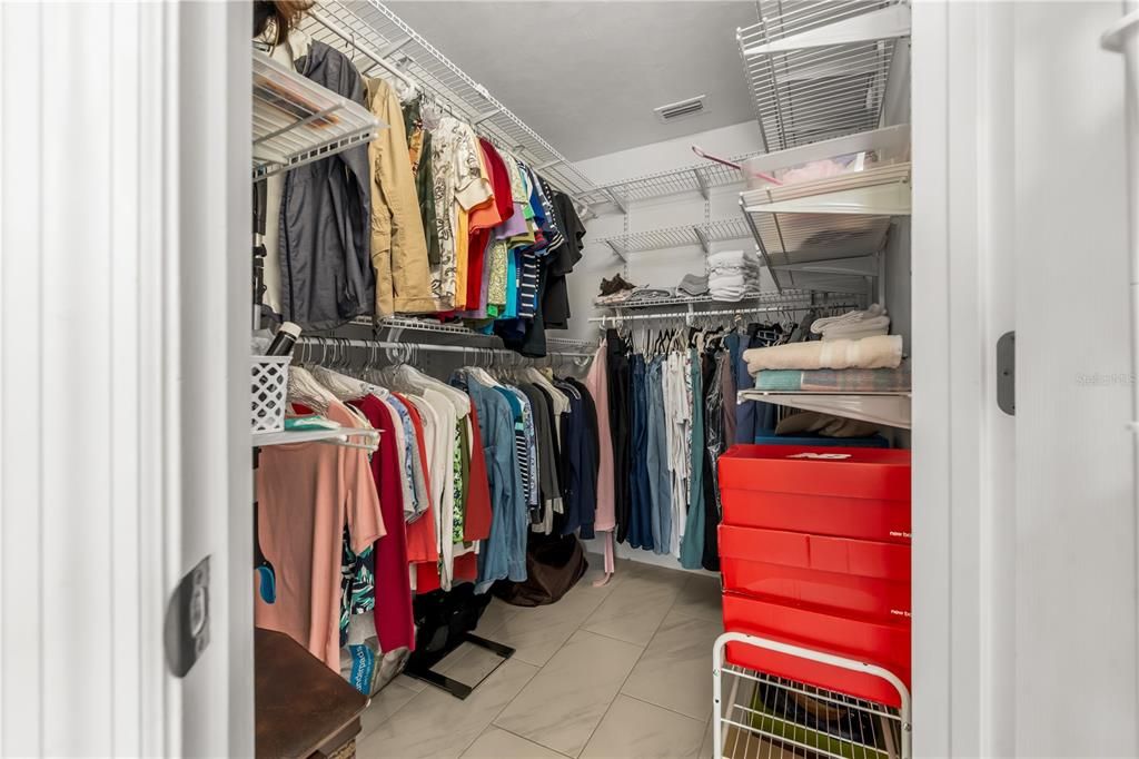 Activo con contrato: $540,000 (4 camas, 3 baños, 2148 Pies cuadrados)