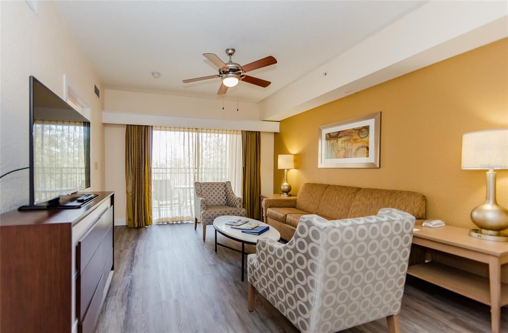 На продажу: $189,999 (2 спален, 2 ванн, 957 Квадратных фут)