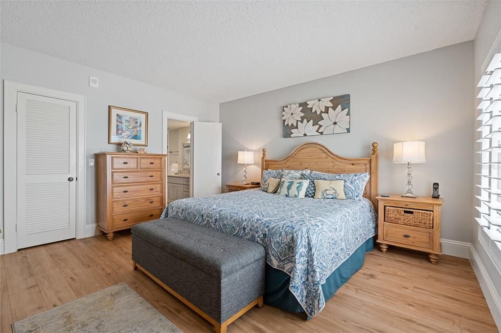For Rent: $5,000 (2 beds, 2 baths, 1360 Square Feet)