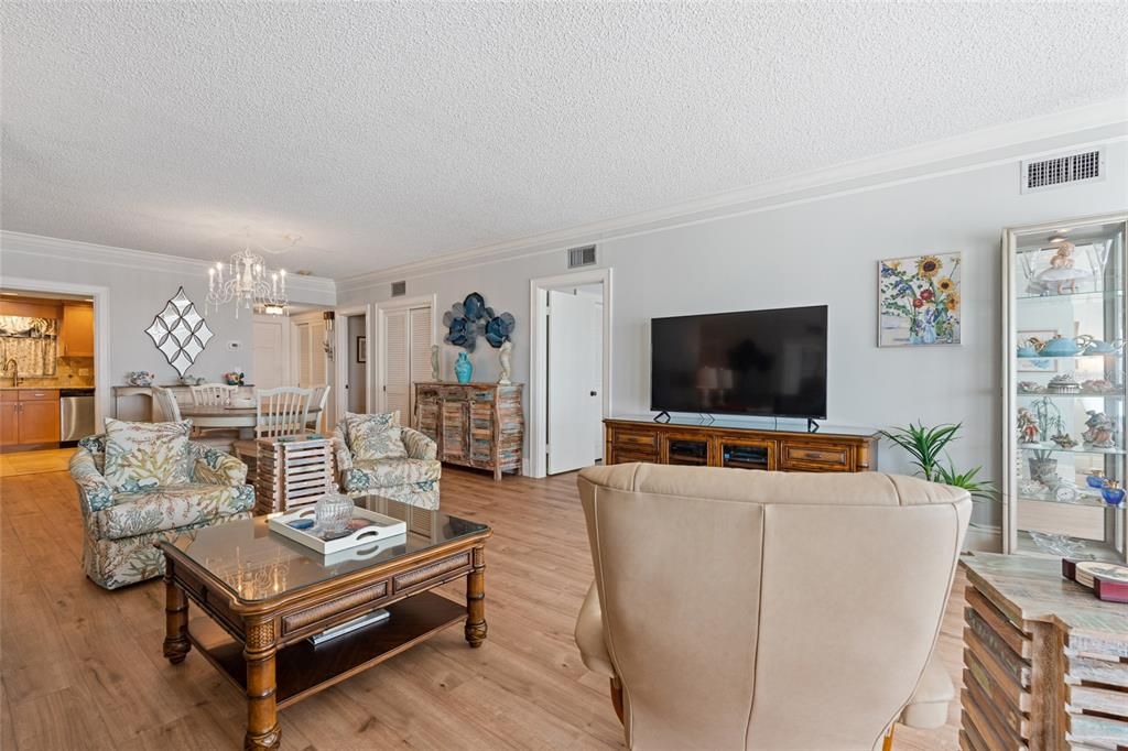 For Rent: $5,000 (2 beds, 2 baths, 1360 Square Feet)