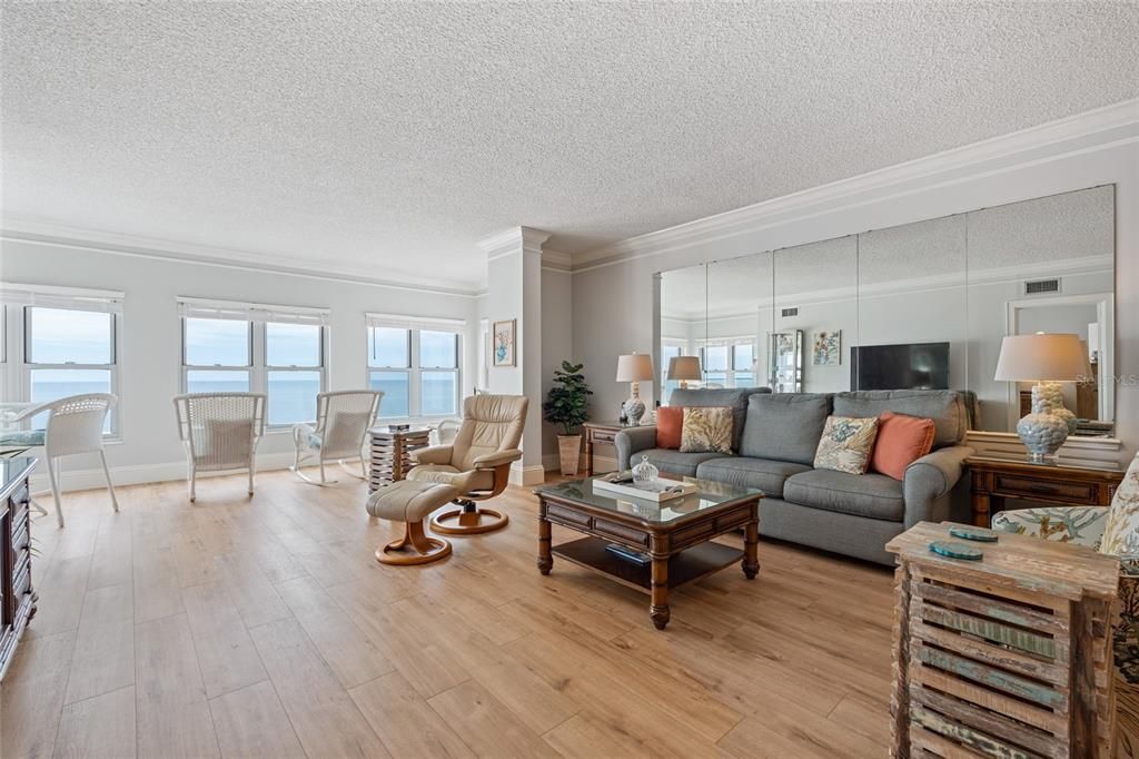 For Rent: $5,000 (2 beds, 2 baths, 1360 Square Feet)