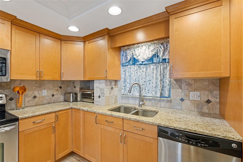 For Rent: $5,000 (2 beds, 2 baths, 1360 Square Feet)
