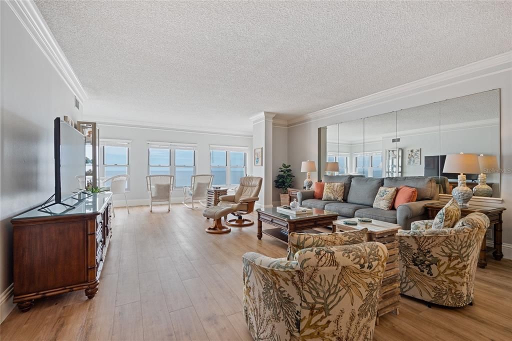 For Rent: $5,000 (2 beds, 2 baths, 1360 Square Feet)