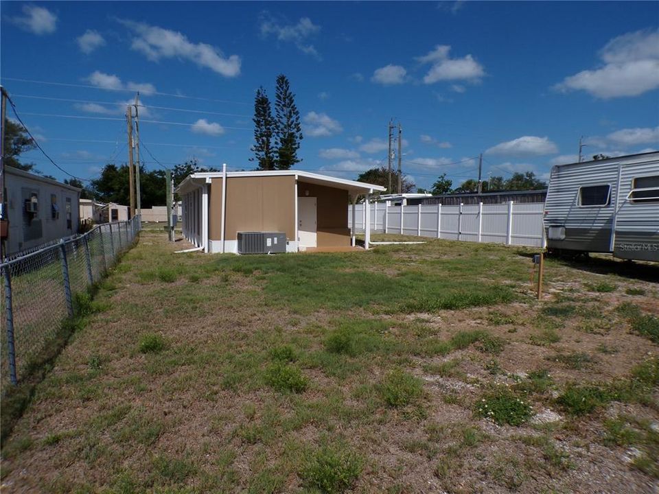 For Sale: $185,000 (2 beds, 1 baths, 700 Square Feet)