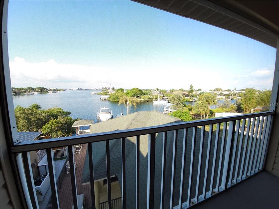 For Rent: $3,200 (3 beds, 2 baths, 2245 Square Feet)