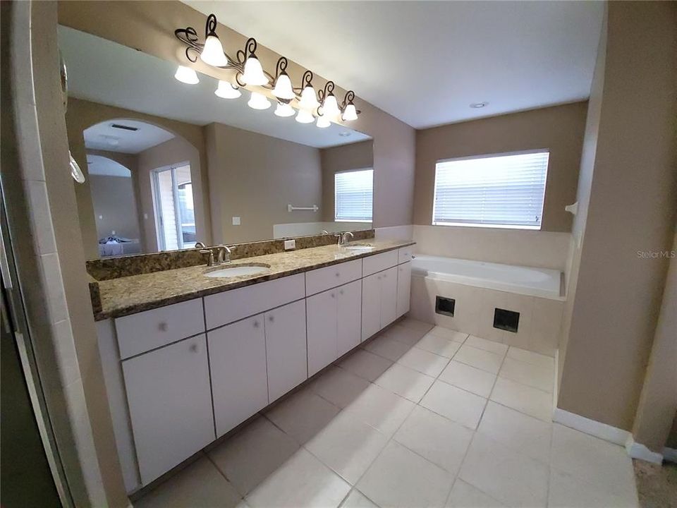 For Rent: $3,200 (3 beds, 2 baths, 2245 Square Feet)