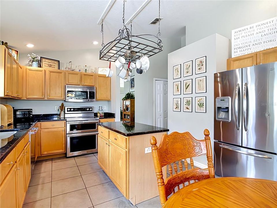 For Sale: $429,900 (4 beds, 2 baths, 1939 Square Feet)