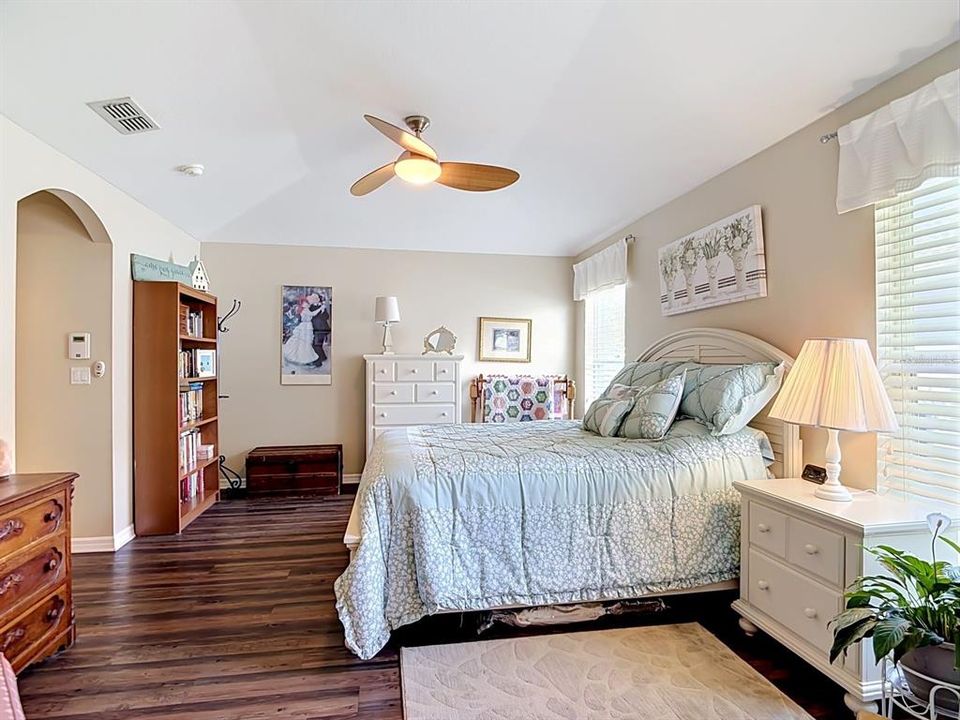 For Sale: $429,900 (4 beds, 2 baths, 1939 Square Feet)