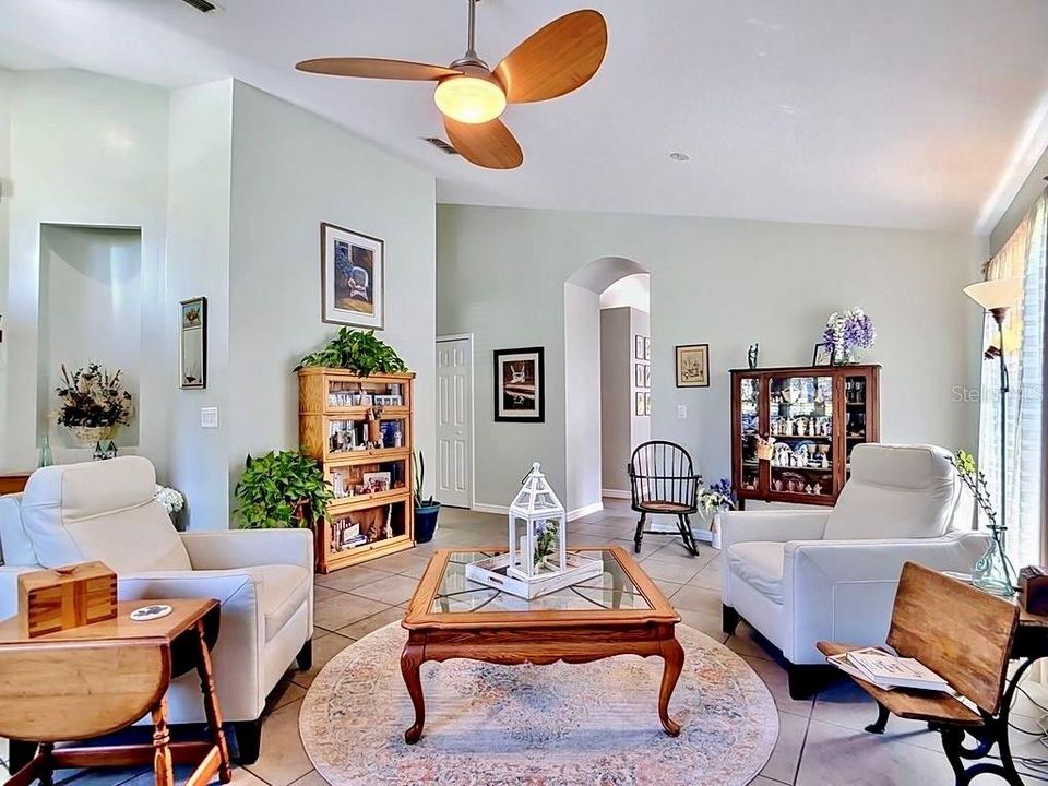 For Sale: $429,900 (4 beds, 2 baths, 1939 Square Feet)