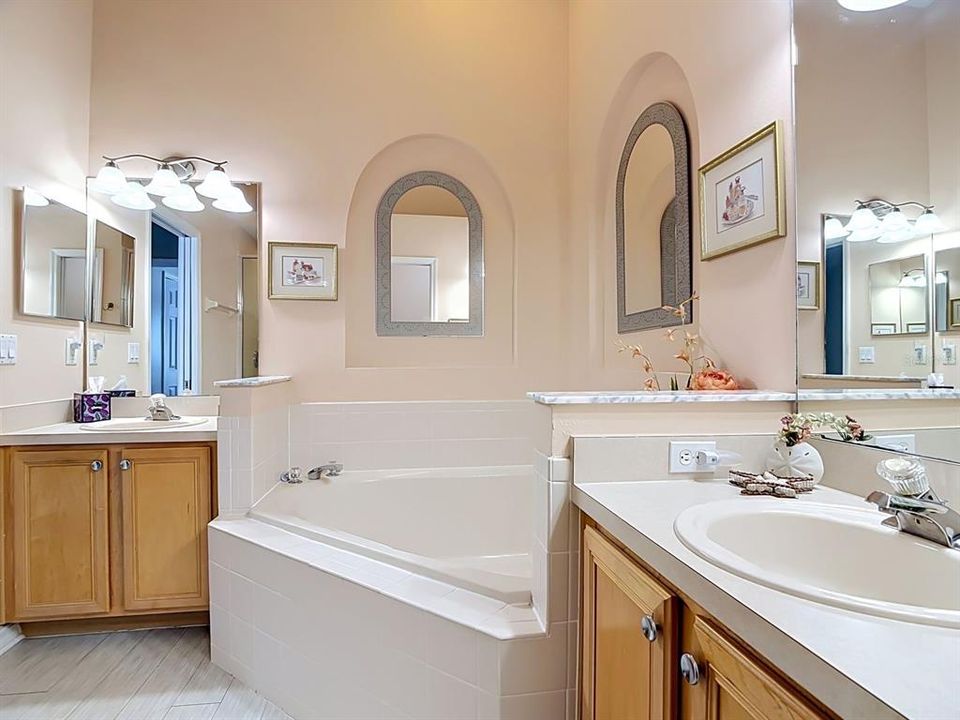 For Sale: $429,900 (4 beds, 2 baths, 1939 Square Feet)