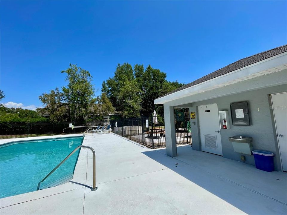 For Sale: $429,900 (4 beds, 2 baths, 1939 Square Feet)
